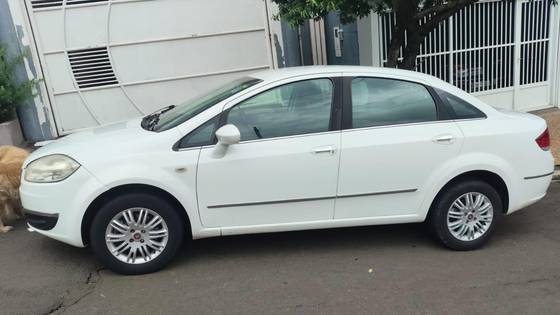 FIAT LINEA 1.8 ESSENCE 16V FLEX 4P MANUAL